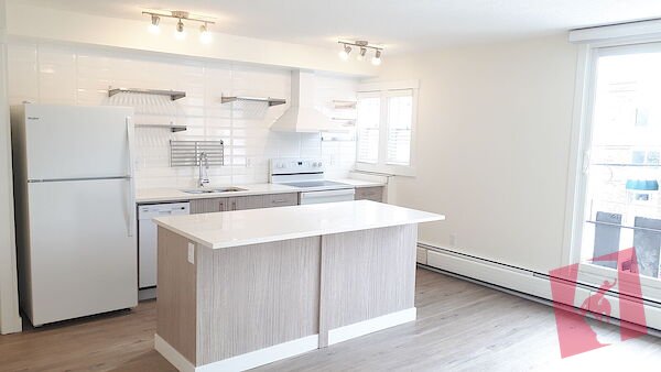 Sunny, south-facing, concrete, quiet, inner city, two bedroom apartment